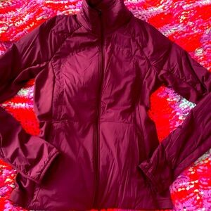 MINT CONDITION SIZE 6 PURPLE LULULEMON JACKET
